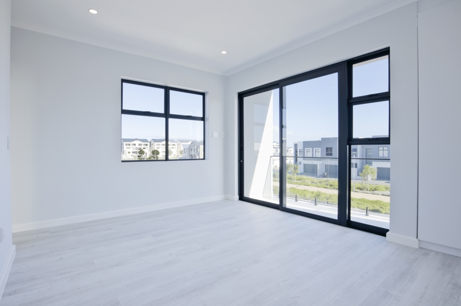 5 Bedroom Property for Sale in Sandown Western Cape
